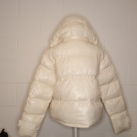 White Puffer Coat- NWT - Picture 6 of 6